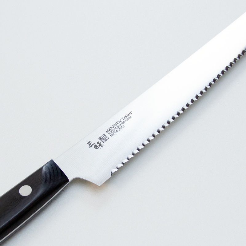 Mcusta_Modern_bread_knife_1.jpg